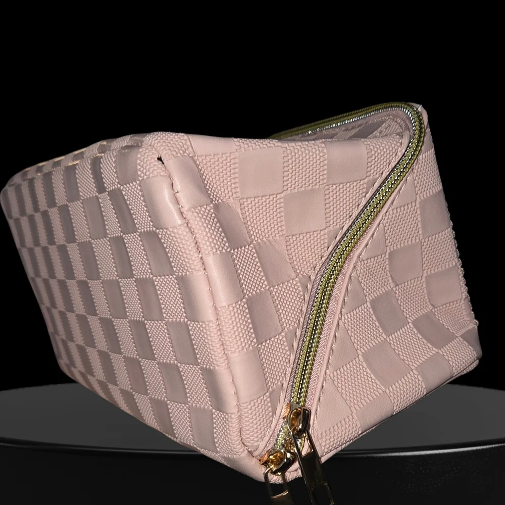 The Unbranded Brand chic stylish